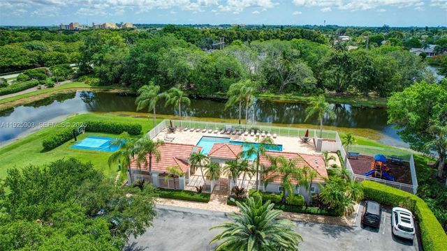 396 Bedford Ave, Weston, FL 33326