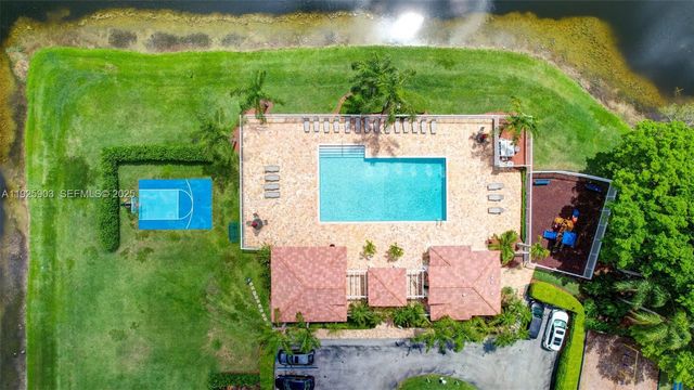 396 Bedford Ave, Weston, FL 33326