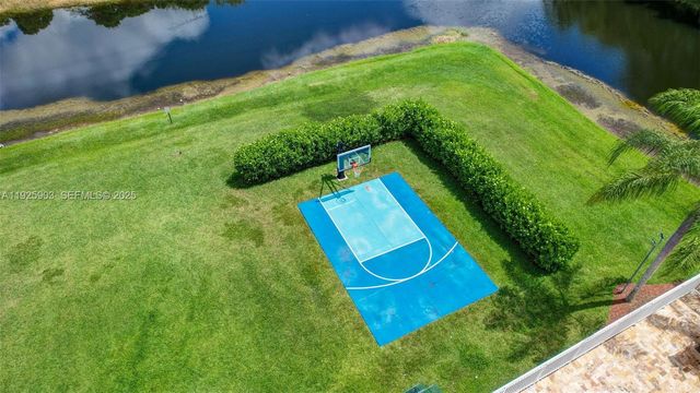 396 Bedford Ave, Weston, FL 33326