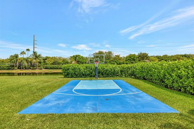 396 Bedford Ave, Weston, FL 33326