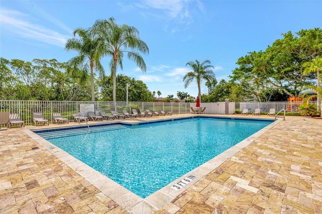396 Bedford Ave, Weston, FL 33326