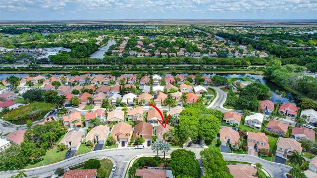 396 Bedford Ave, Weston, FL 33326