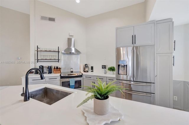 396 Bedford Ave, Weston, FL 33326