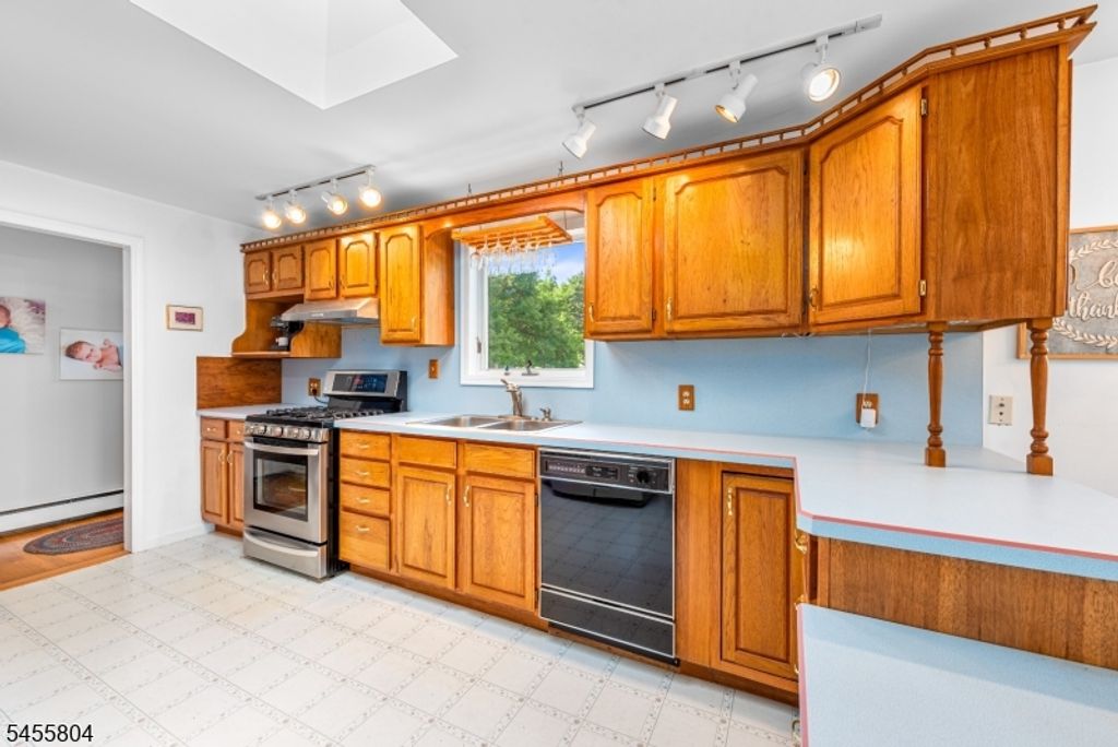 39 Cornhollow Rd, Roxbury Twp., NJ 07876 — photo 5