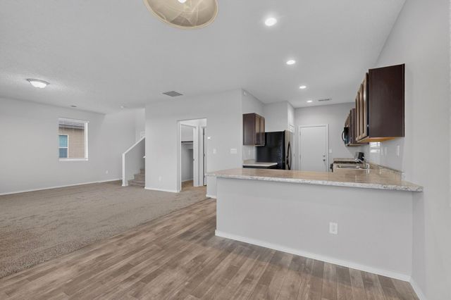 23 Hermanos Loop, Los Lunas, NM 87031