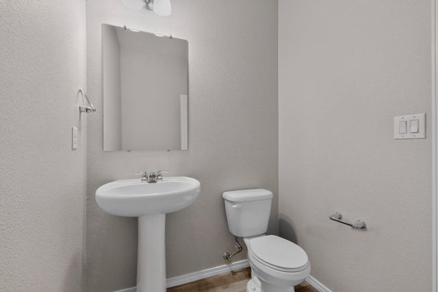 23 Hermanos Loop, Los Lunas, NM 87031