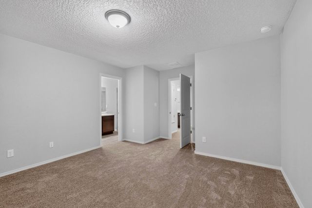 23 Hermanos Loop, Los Lunas, NM 87031