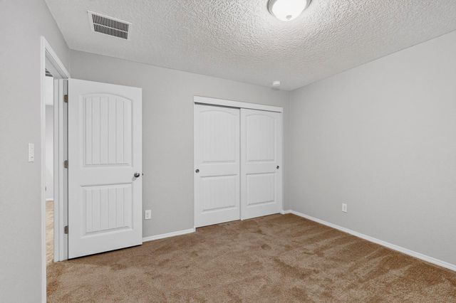 23 Hermanos Loop, Los Lunas, NM 87031