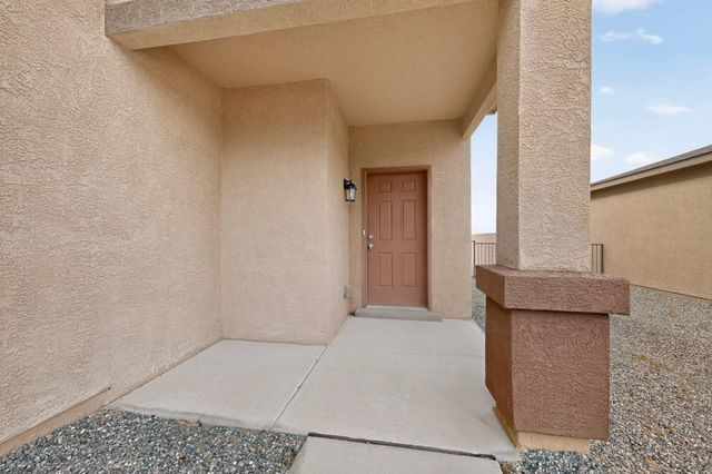 23 Hermanos Loop, Los Lunas, NM 87031