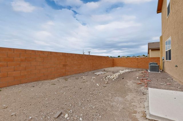 23 Hermanos Loop, Los Lunas, NM 87031
