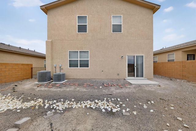23 Hermanos Loop, Los Lunas, NM 87031