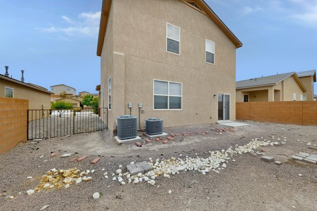 23 Hermanos Loop, Los Lunas, NM 87031