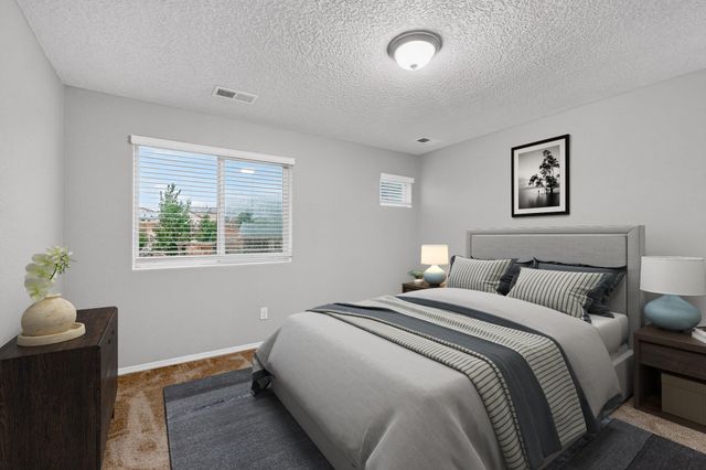 23 Hermanos Loop, Los Lunas, NM 87031