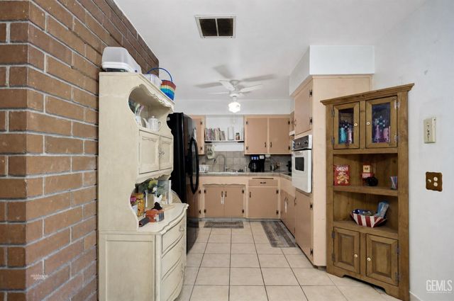 5512 Hillburn Road, Bakersfield, CA 93306