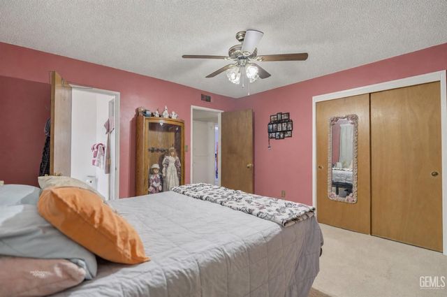 5512 Hillburn Road, Bakersfield, CA 93306