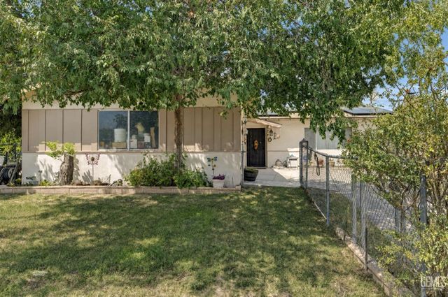 5512 Hillburn Road, Bakersfield, CA 93306