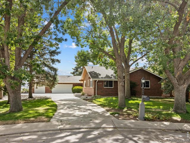309 Glenview Court, Longmont, CO 80504