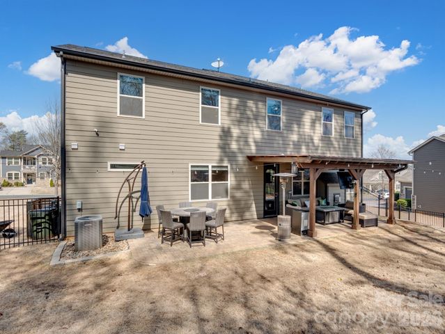 560 Sandbar Point, Clover, SC 29710