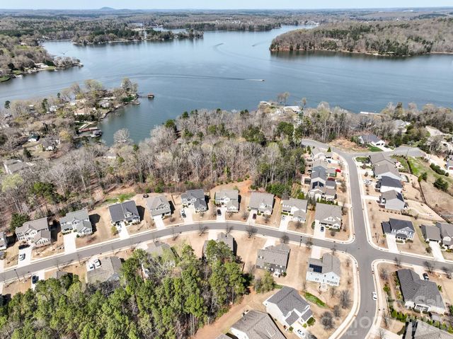 560 Sandbar Point, Clover, SC 29710