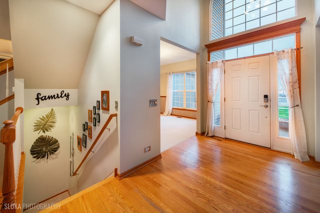 1123 Village Road, Crystal Lake, IL 60014