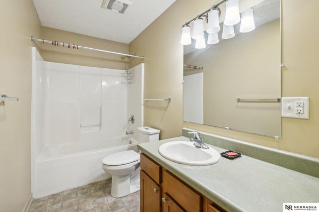 4209 Lake Street, Omaha, NE 68111