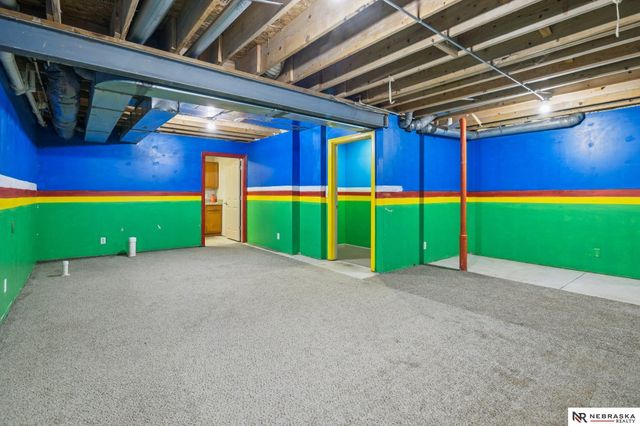 4209 Lake Street, Omaha, NE 68111