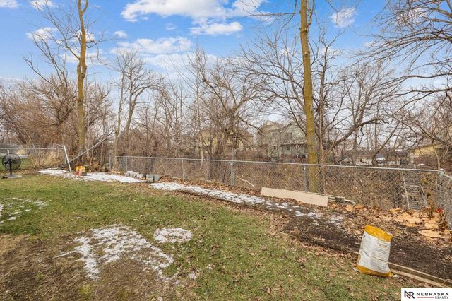 4209 Lake Street, Omaha, NE 68111