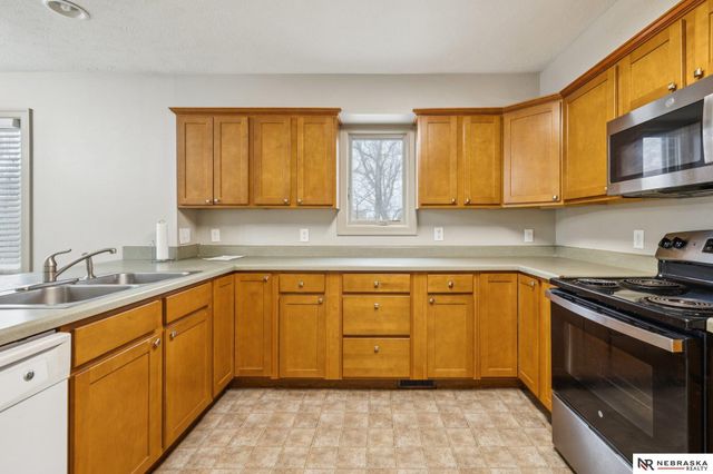 4209 Lake Street, Omaha, NE 68111