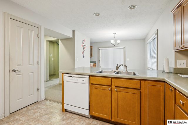 4209 Lake Street, Omaha, NE 68111