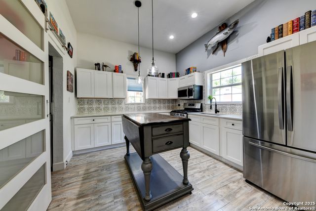 435 Belmont, San Antonio, TX 78202