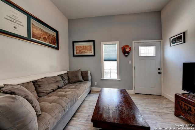 435 Belmont, San Antonio, TX 78202