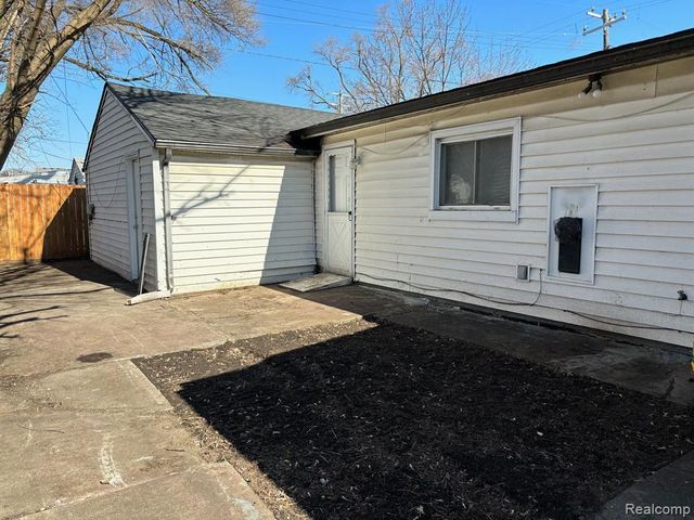1333 E George Avenue, Hazel Park, MI 48030