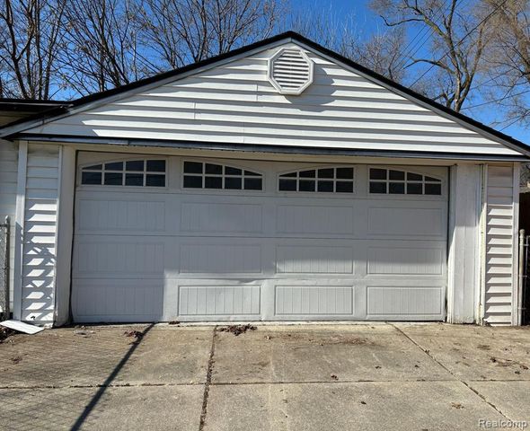 1333 E George Avenue, Hazel Park, MI 48030