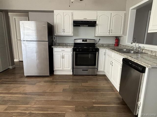 1333 E George Avenue, Hazel Park, MI 48030