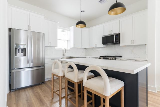 2428 Ella Boulevard, Houston, TX 77008