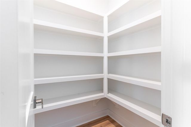 2428 Ella Boulevard, Houston, TX 77008