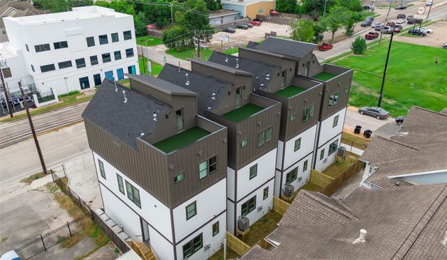 2428 Ella Boulevard, Houston, TX 77008