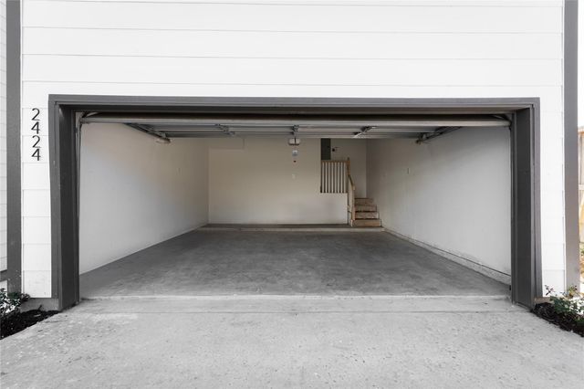 2428 Ella Boulevard, Houston, TX 77008