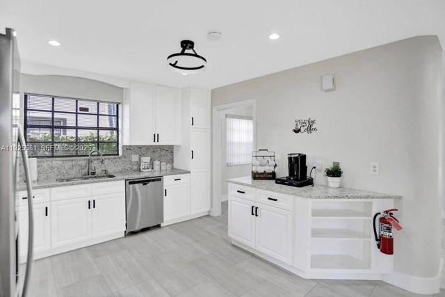 5500 Buchanan Street, Hollywood, FL 33021