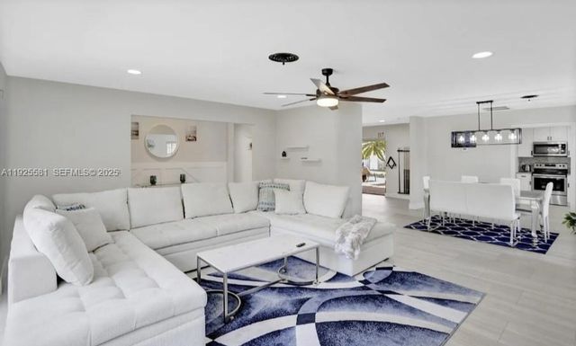 5500 Buchanan Street, Hollywood, FL 33021