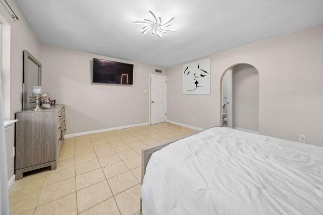 16915 Clan Macgregor Drive, Houston, TX 77084