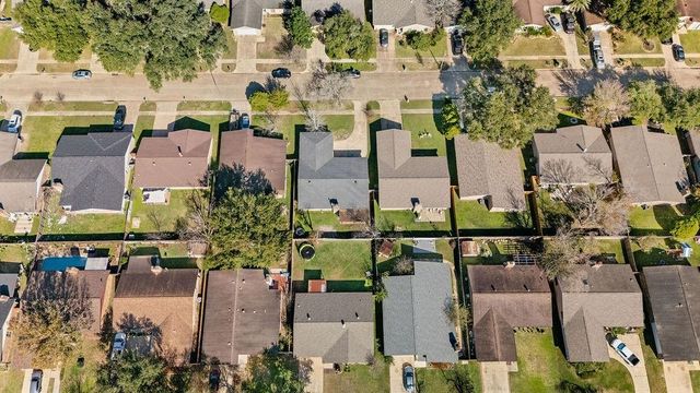 16915 Clan Macgregor Drive, Houston, TX 77084