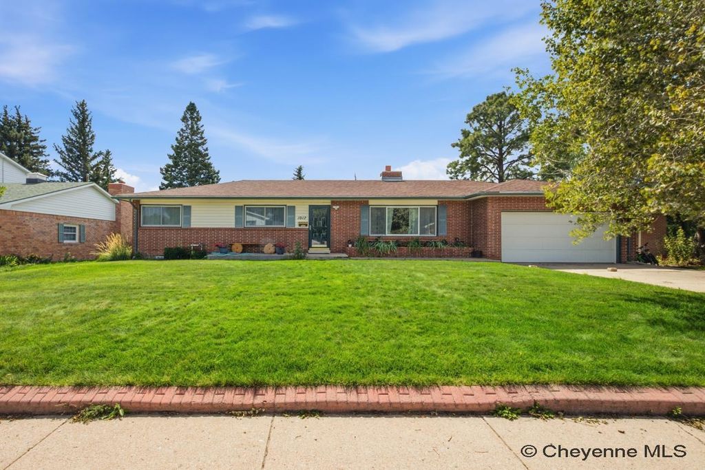1017 MELTON ST, Cheyenne, WY 82009