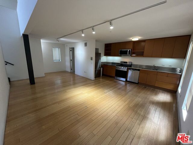 320 Indiana Avenue A, Venice, CA 90291