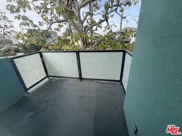 320 Indiana Avenue A, Venice, CA 90291