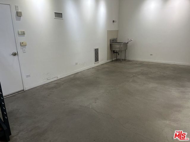 320 Indiana Avenue A, Venice, CA 90291