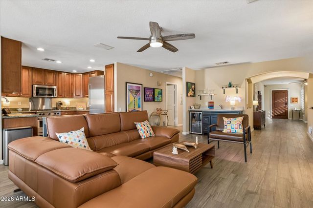 3428 E FRANCISCO Drive, Phoenix, AZ 85042