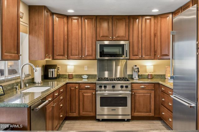 3428 E FRANCISCO Drive, Phoenix, AZ 85042