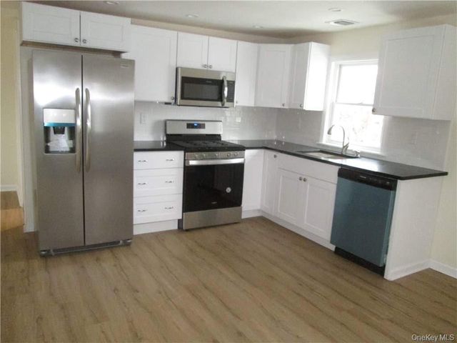 50 Pulaski Road, Kings Park, NY 11754