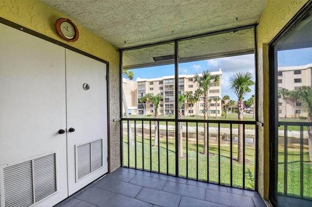 4900 Lucerne Lakes Boulevard 201, Lake Worth, FL 33467
